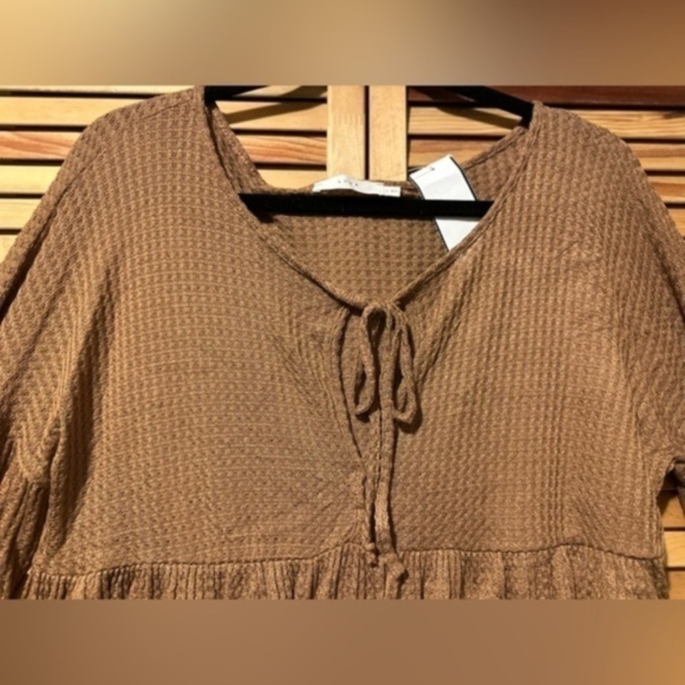 Lush, long sleeve baby doll top, bishop sleeves, size large, tan